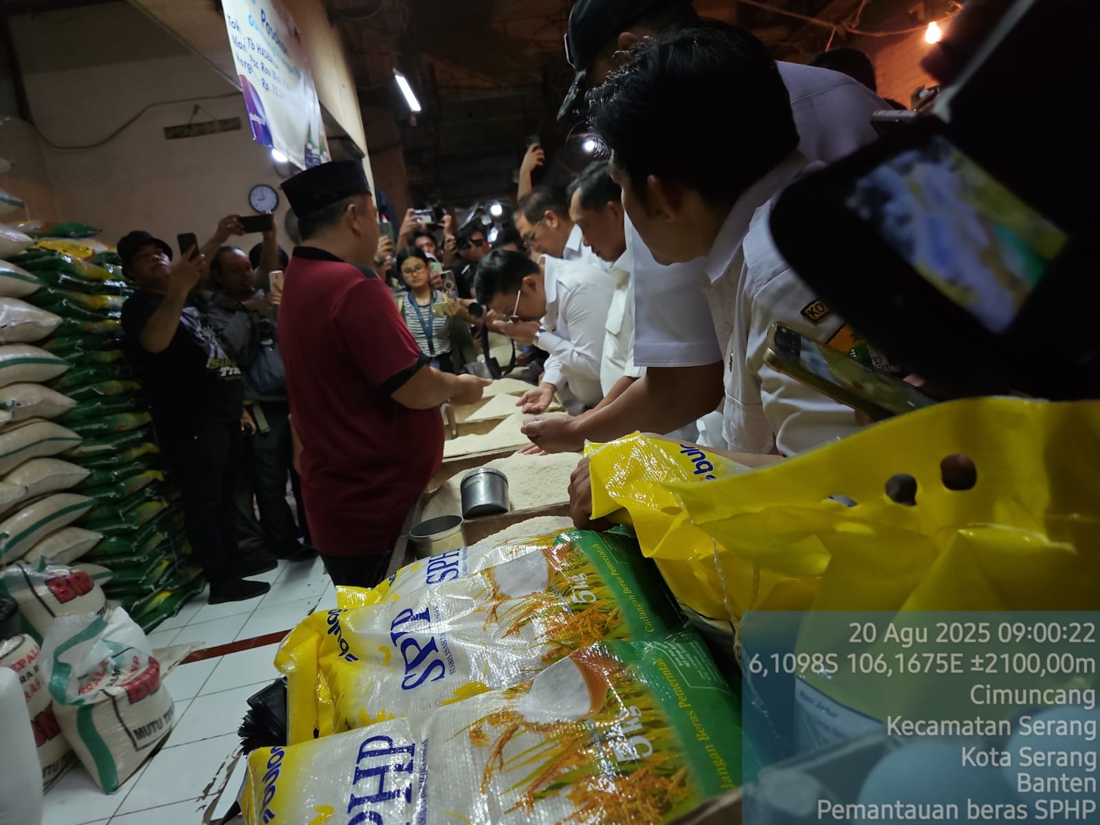 Pemantauan Beras SPHP ke Pasar Rau dan Ritel Bersama Kemendagri, Bapanas, Gubernur, dan Wali Kota