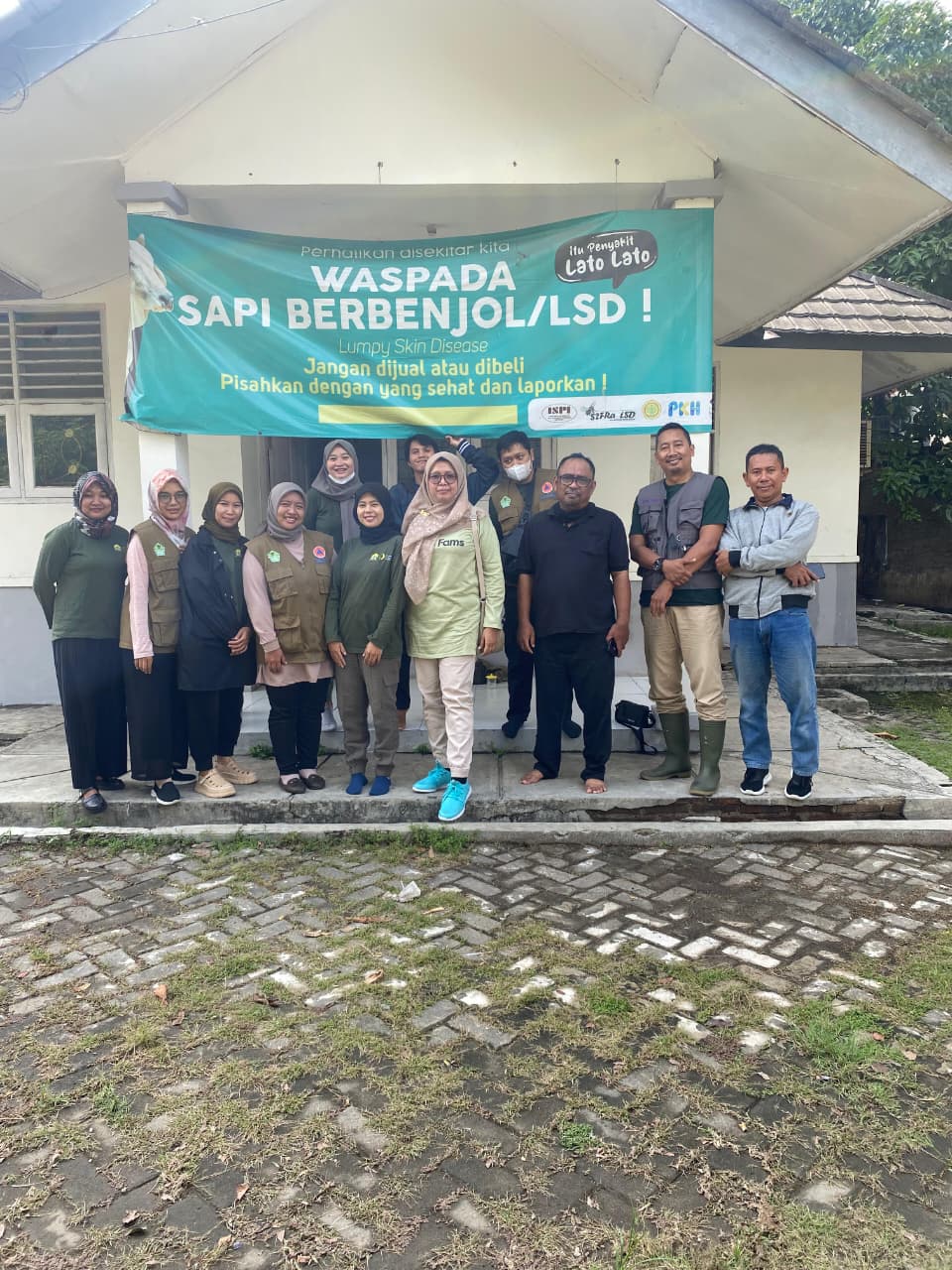 Bidang Peternakan dan Kesehatan Hewan DKP3 Kota Serang Laksanakan Kegiatan Vaksinasi PMK pada Hewan Ternak